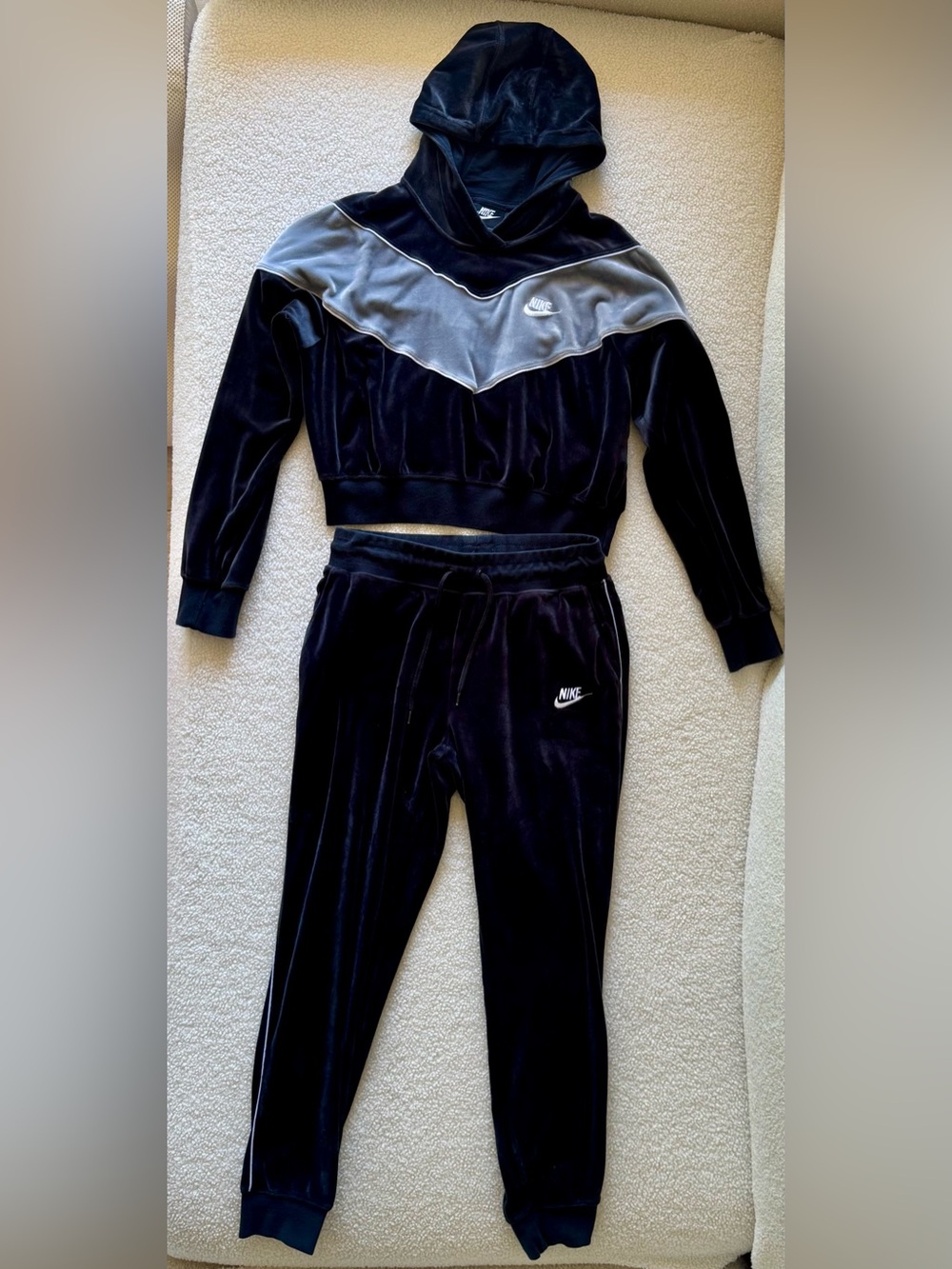 Nike Velour 2-Piece Tracksuit Set Dark Gray Women’s Size Small